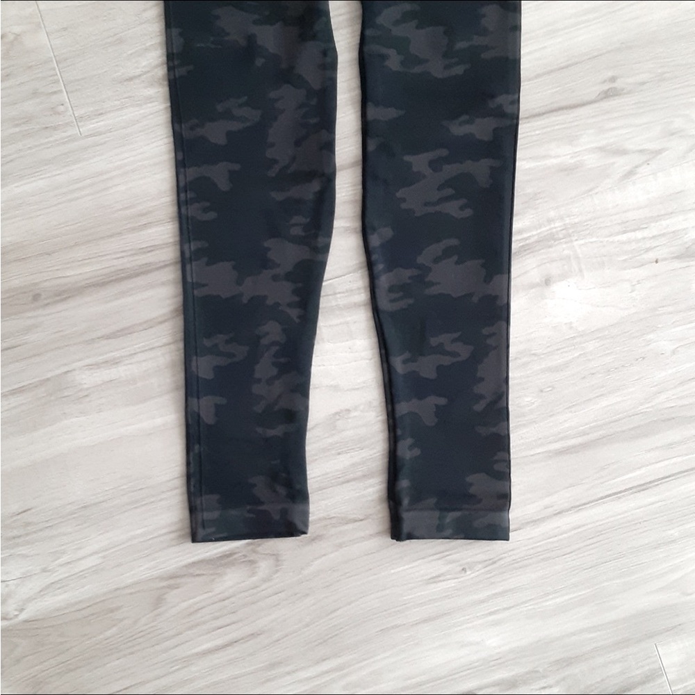SPANX Camo Women Leggings ( M ) - Picture 4 of 7